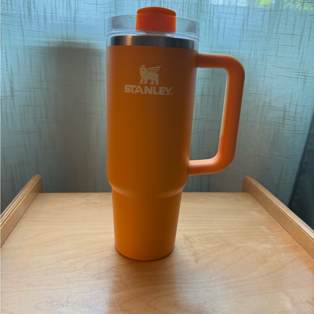 Stanley 30oz stainless steel H2.0 flow state quencher tumbler marigold